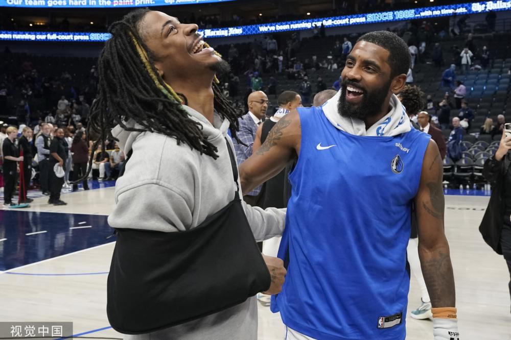 ESPN揭秘太阳艰难一季：布登与多人关系紧张 全队仅布克是非卖品.